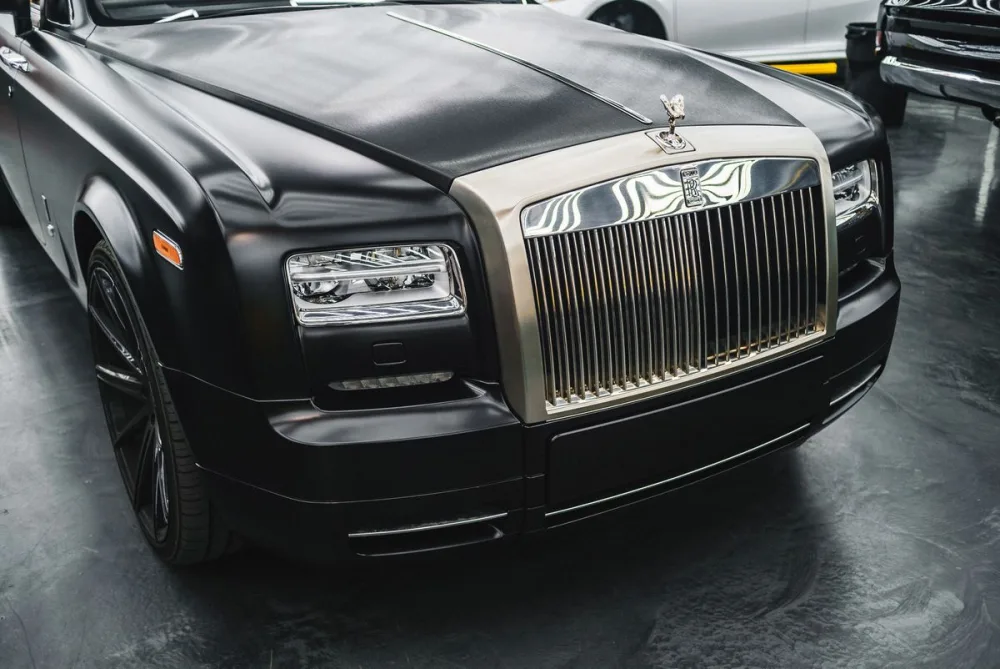Rolls-Royce front grille and hood ornament close-up