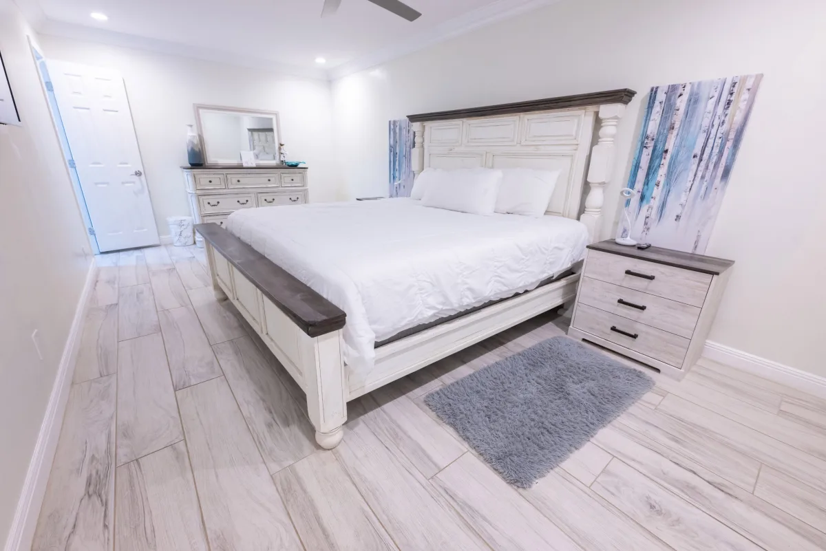 Heated swimming pool at private Scottsdale golf vacation rental sleeps 12
